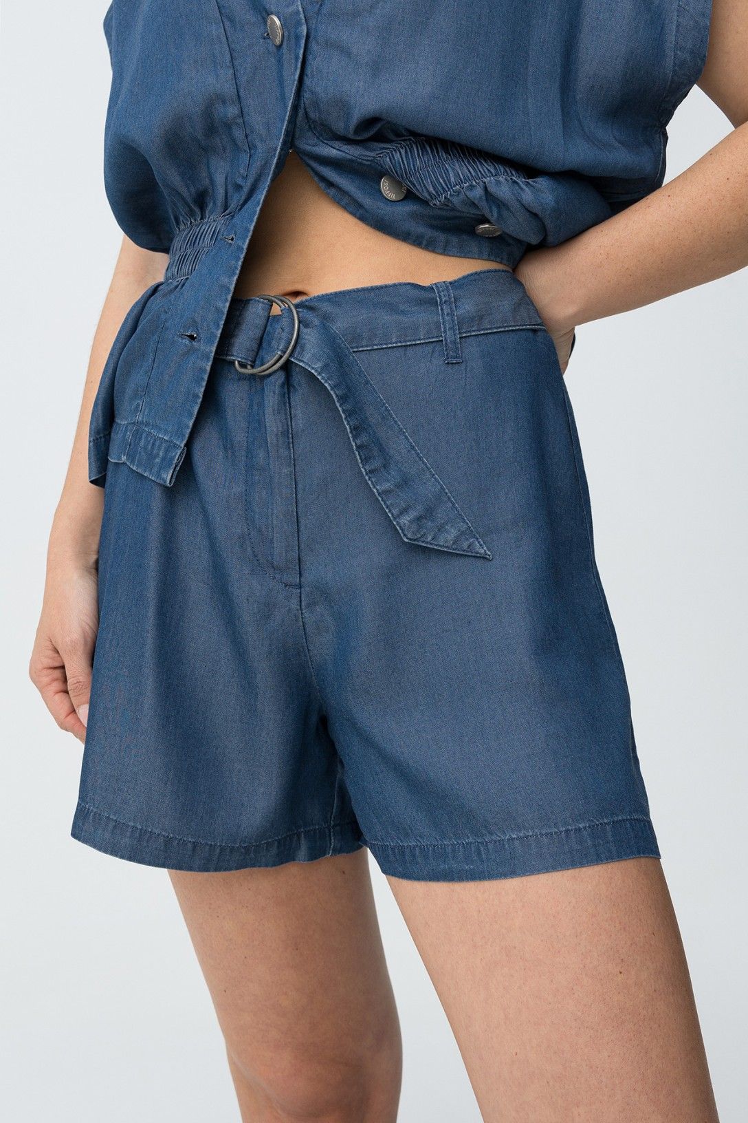 Shorts de color azul oscuro modelo Frances de Tiffosi.