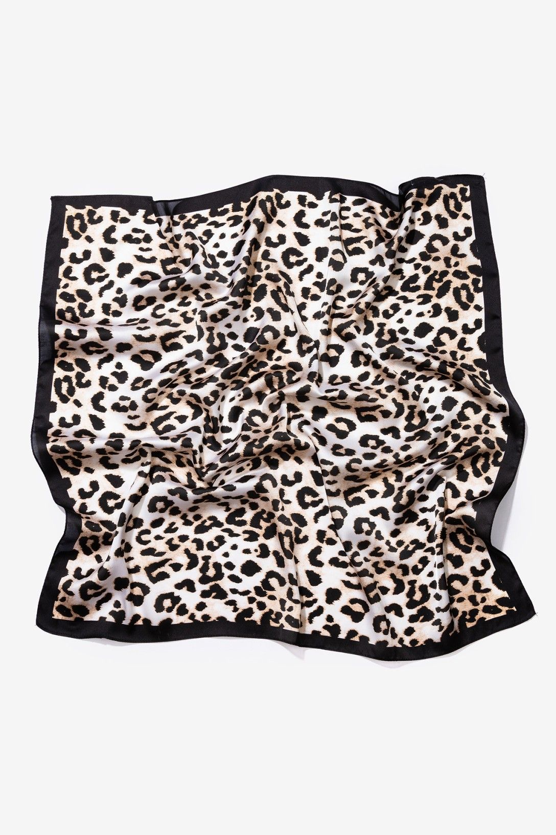 Pañuelo de leopardo en tonos beige y negro para mujer