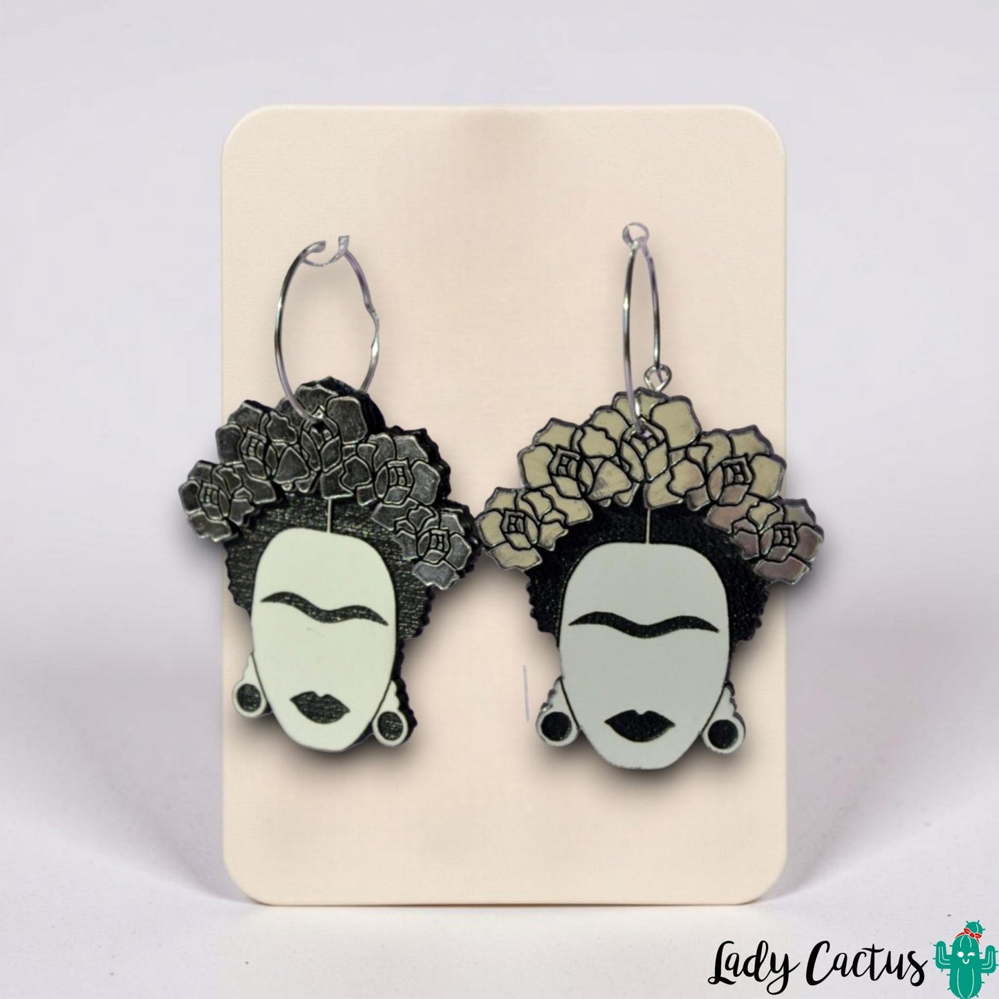 Joyería hecha a mano en Sevilla con diseño de Frida Kahlo para mujer