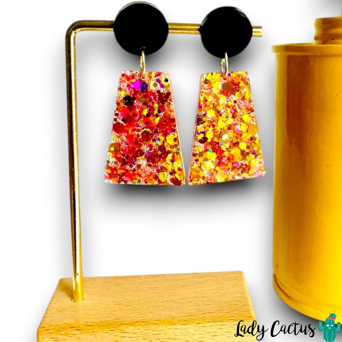 Pendientes de 5 cm de largo muy ligeros en color naranja