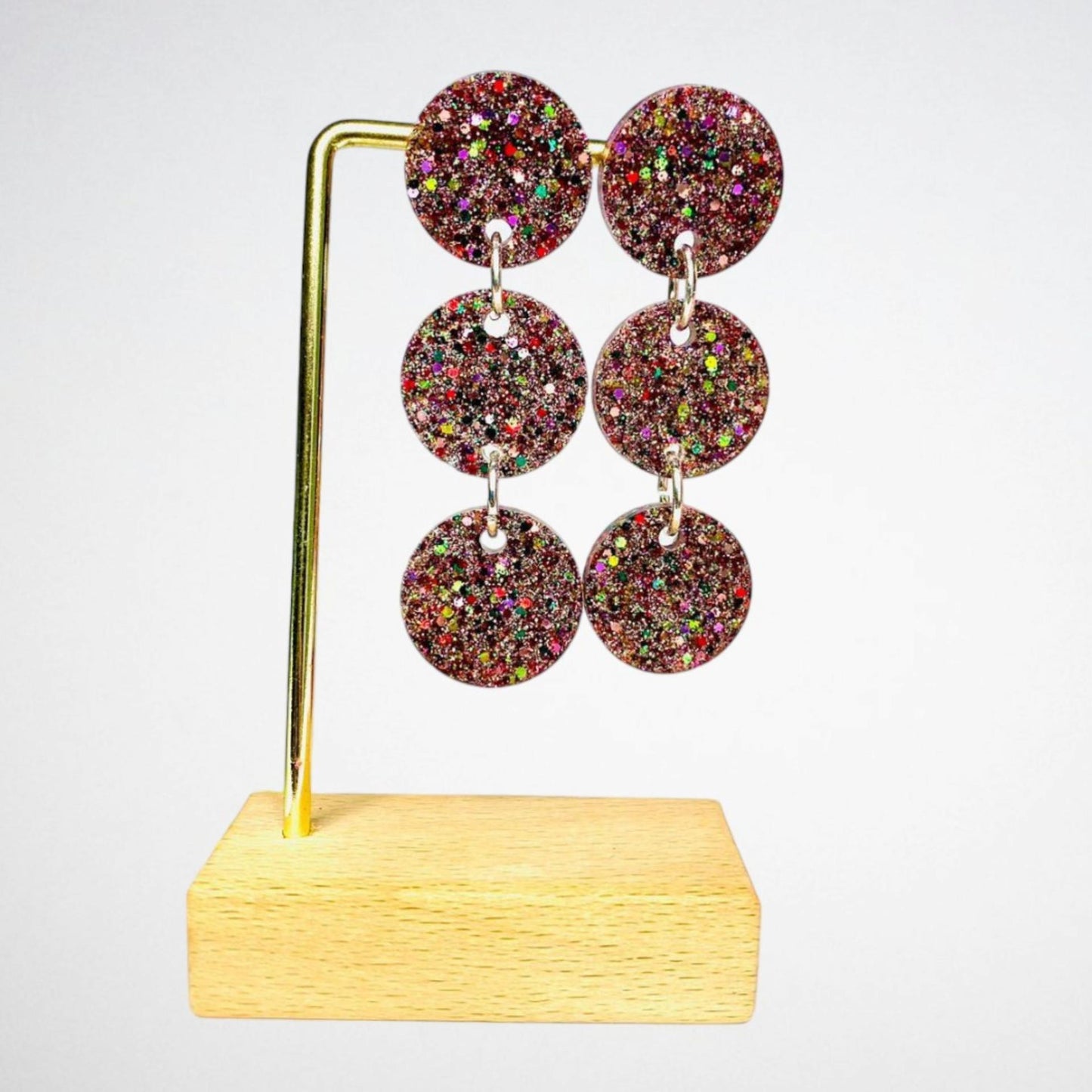 Pendientes ligeros y brillantes de diseño exclusivo hecho en Sevilla