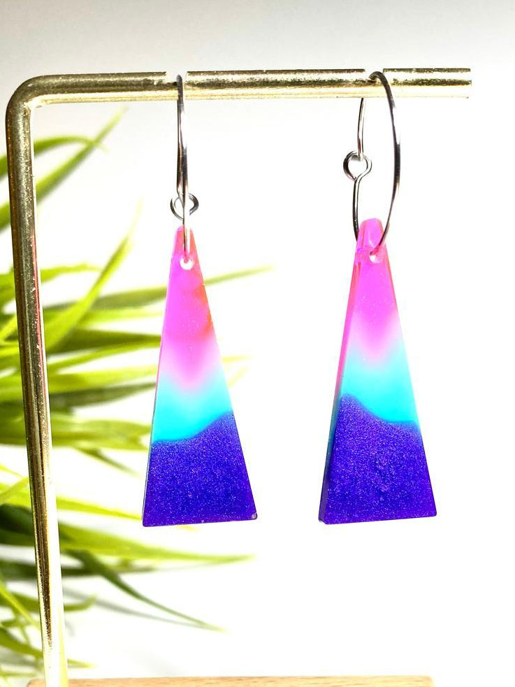 Pendientes de resina multicolor hechos a mano en Sevilla