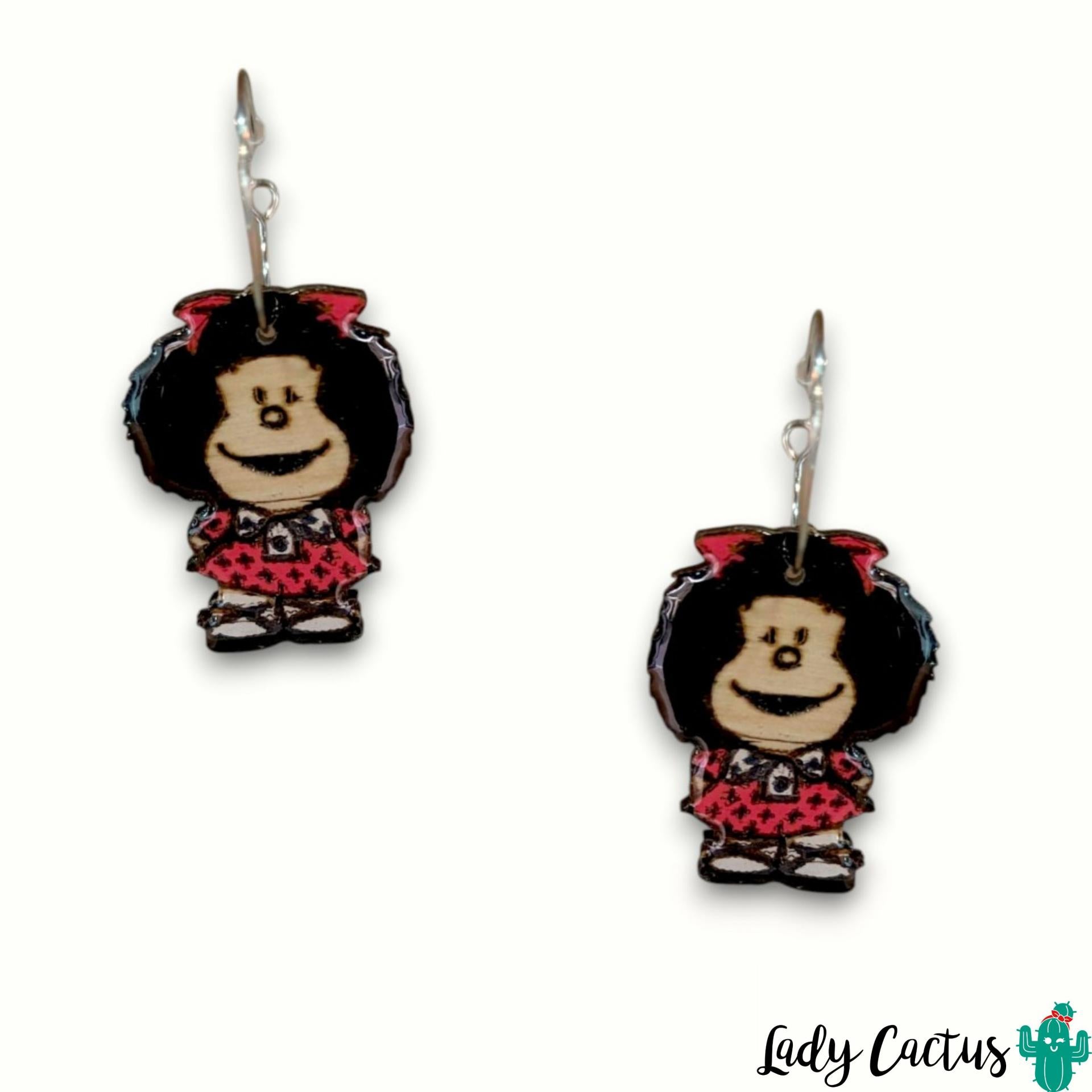 Pendientes con el rostro de Mafalda esmaltados en resina