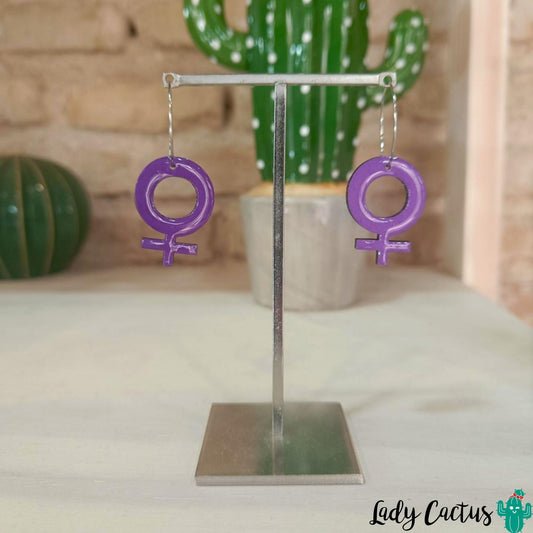 Pendientes con el símbolo femenino en color lila de Lady Cactus