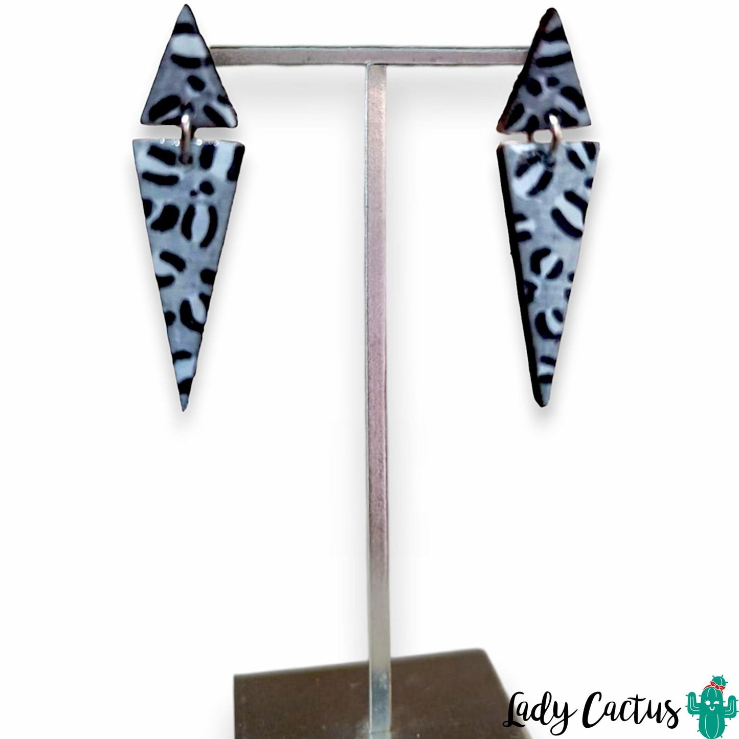 Pendientes hipoalergénicos de diseño arquitectónico en Lady Cactus