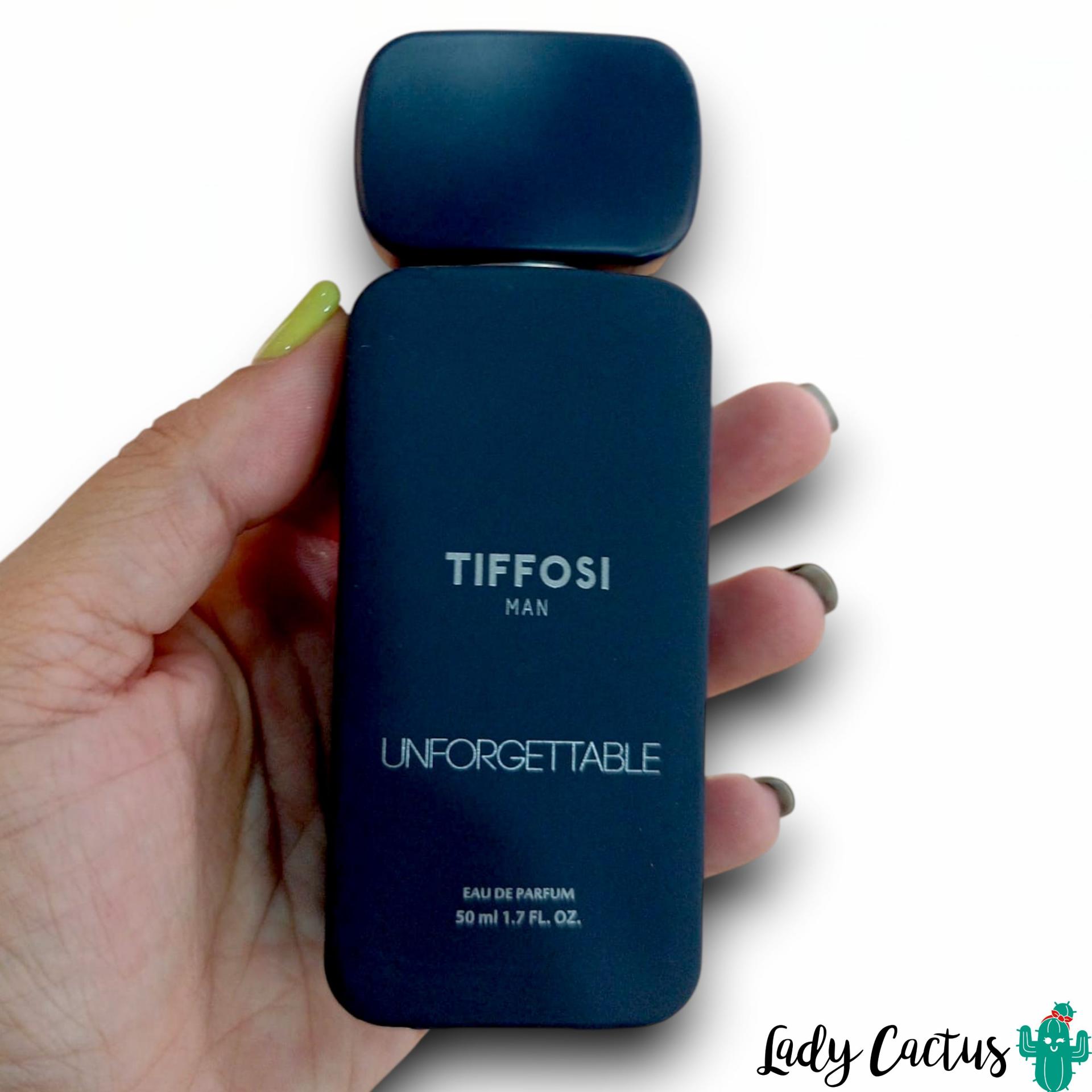 Perfume masculino con aroma duradero disponible en Lady Cactus