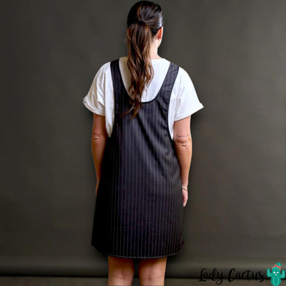 Pichi Working con raya diplomática de Anabel Lee para sofisticación casual