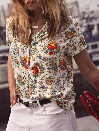 Detalle del colorido y diseño de la camisa Agnes de Aire Retro