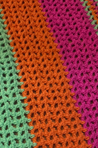 Primer plano de los colores vibrantes del chal