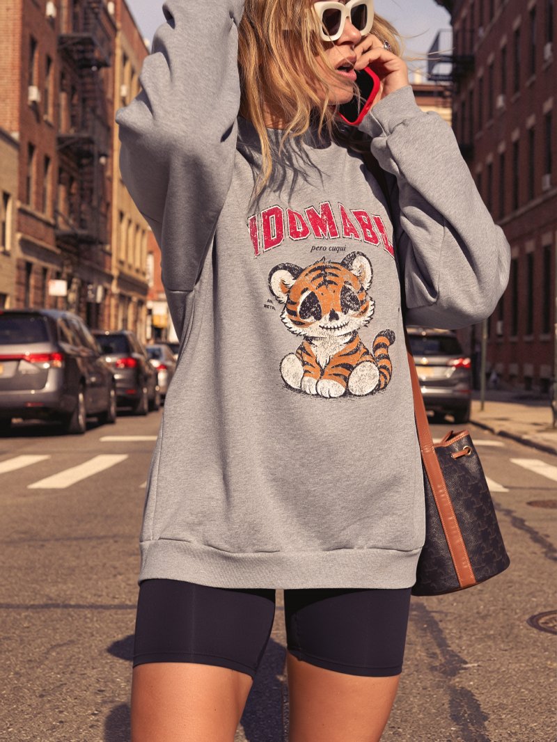 Sudadera gris "Cuqui" de Aire Retro