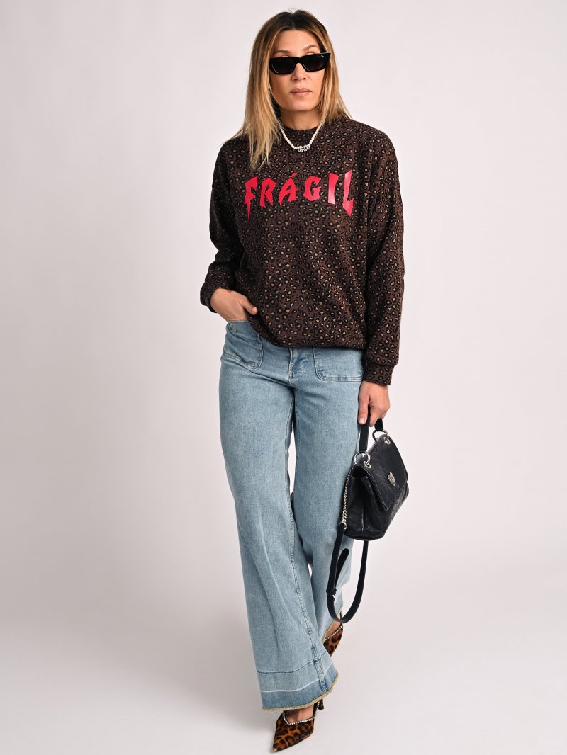 Sudadera de leopardo con mensaje Frágil en relieve de Aire Retro