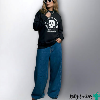 Sudadera para looks urbanos con conexión alternativa