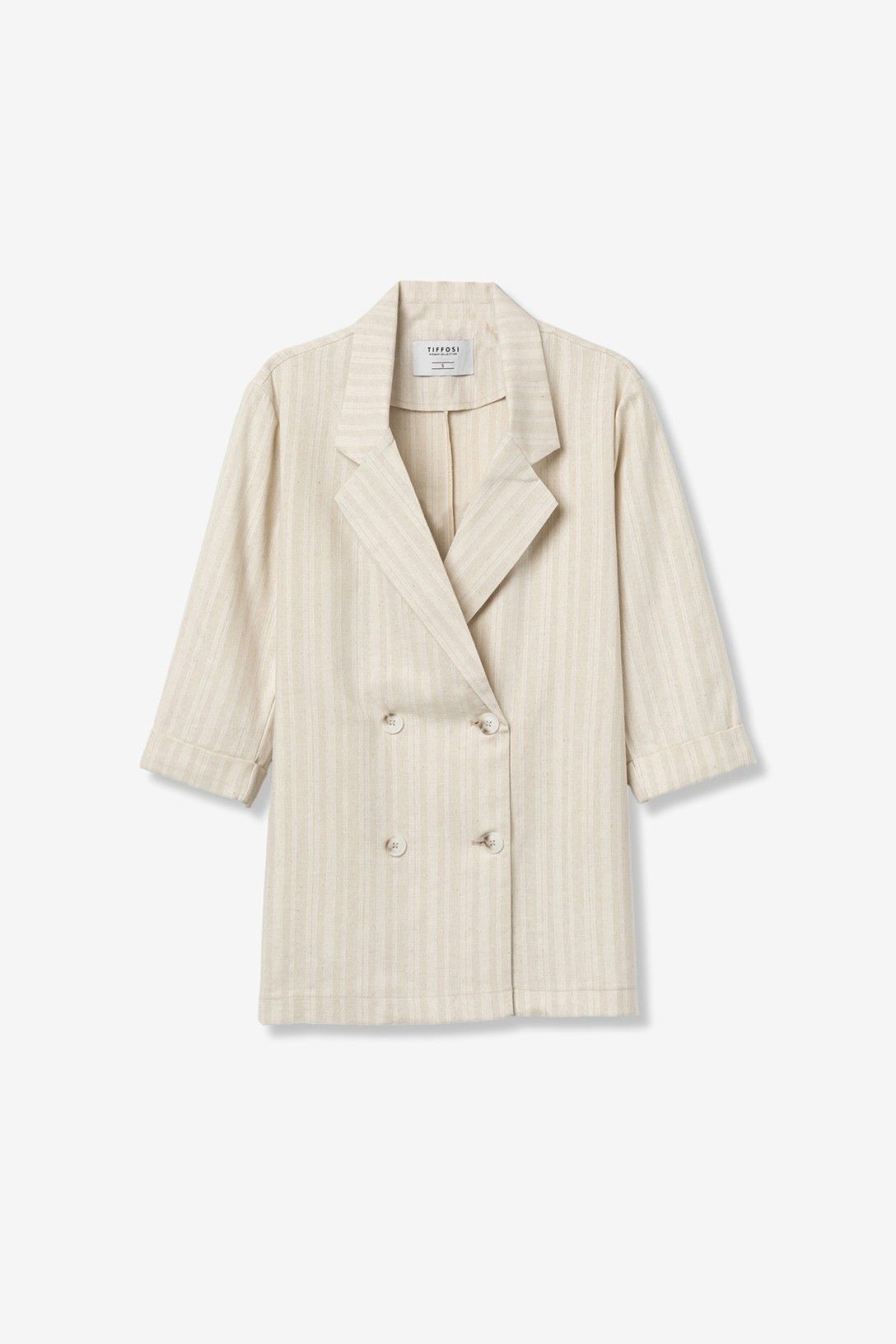 Blazer femenino de alta calidad disponible en tienda online.
