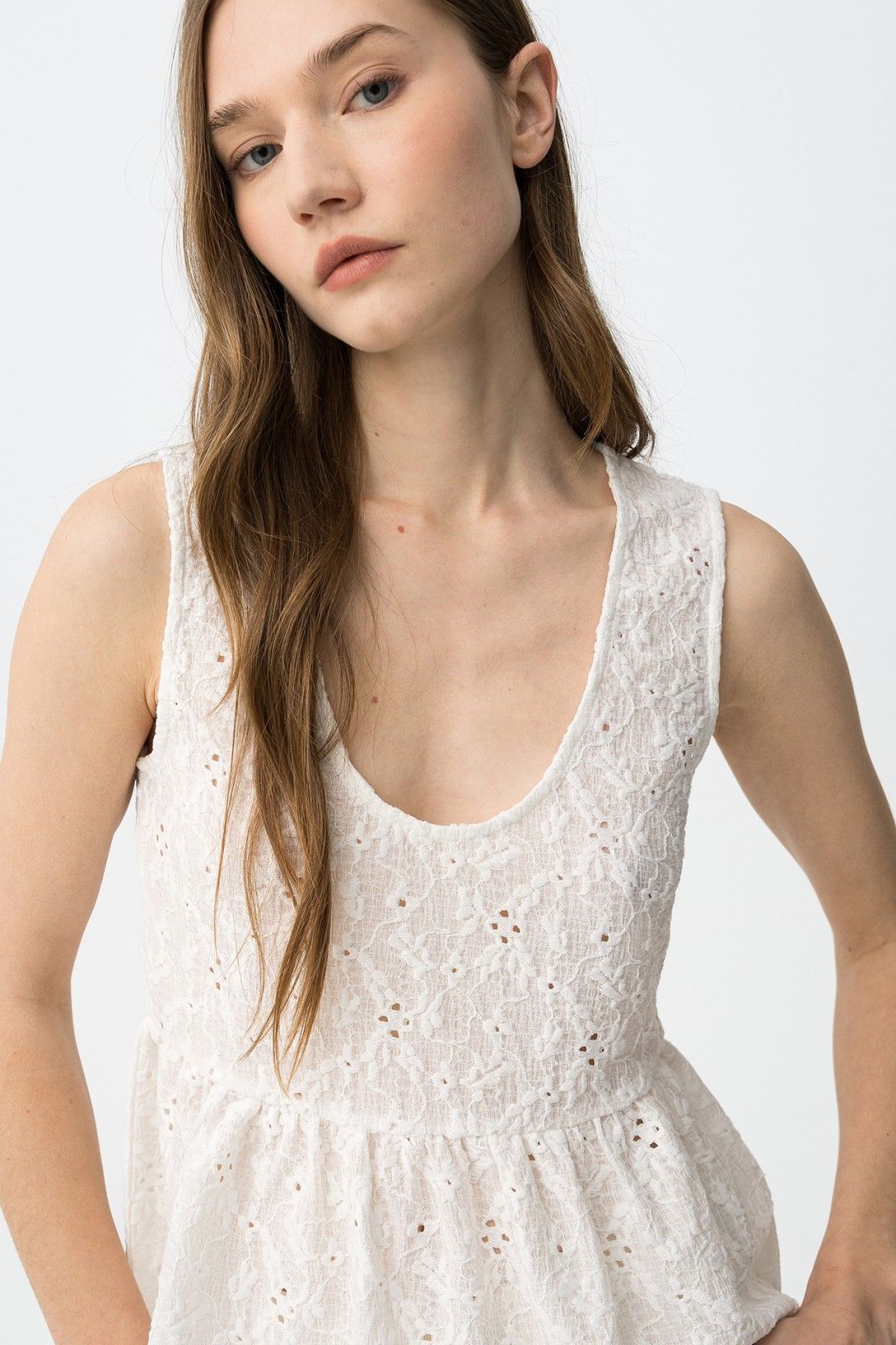 Top de encaje blanco modelo Lunala de Tiffosi