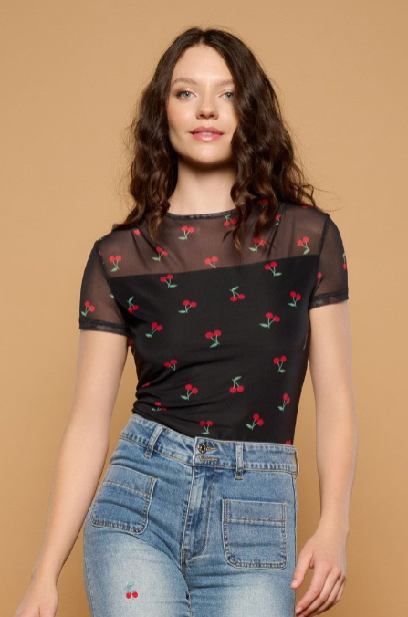 Camiseta ajustada de tul con diseño de cerezas