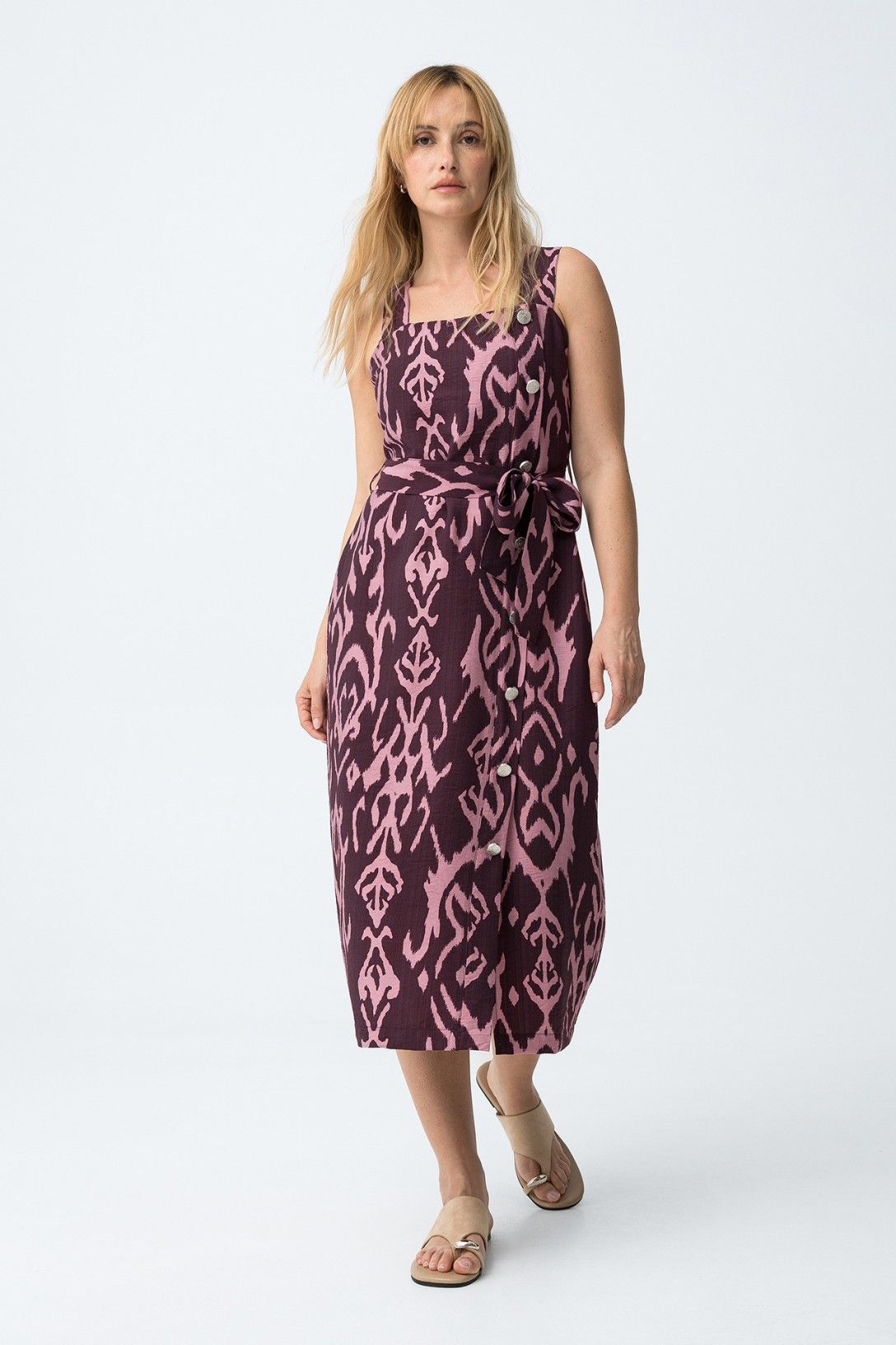 Vestido de tirantes anchos con diseño gráfico de la marca Tiffosi.