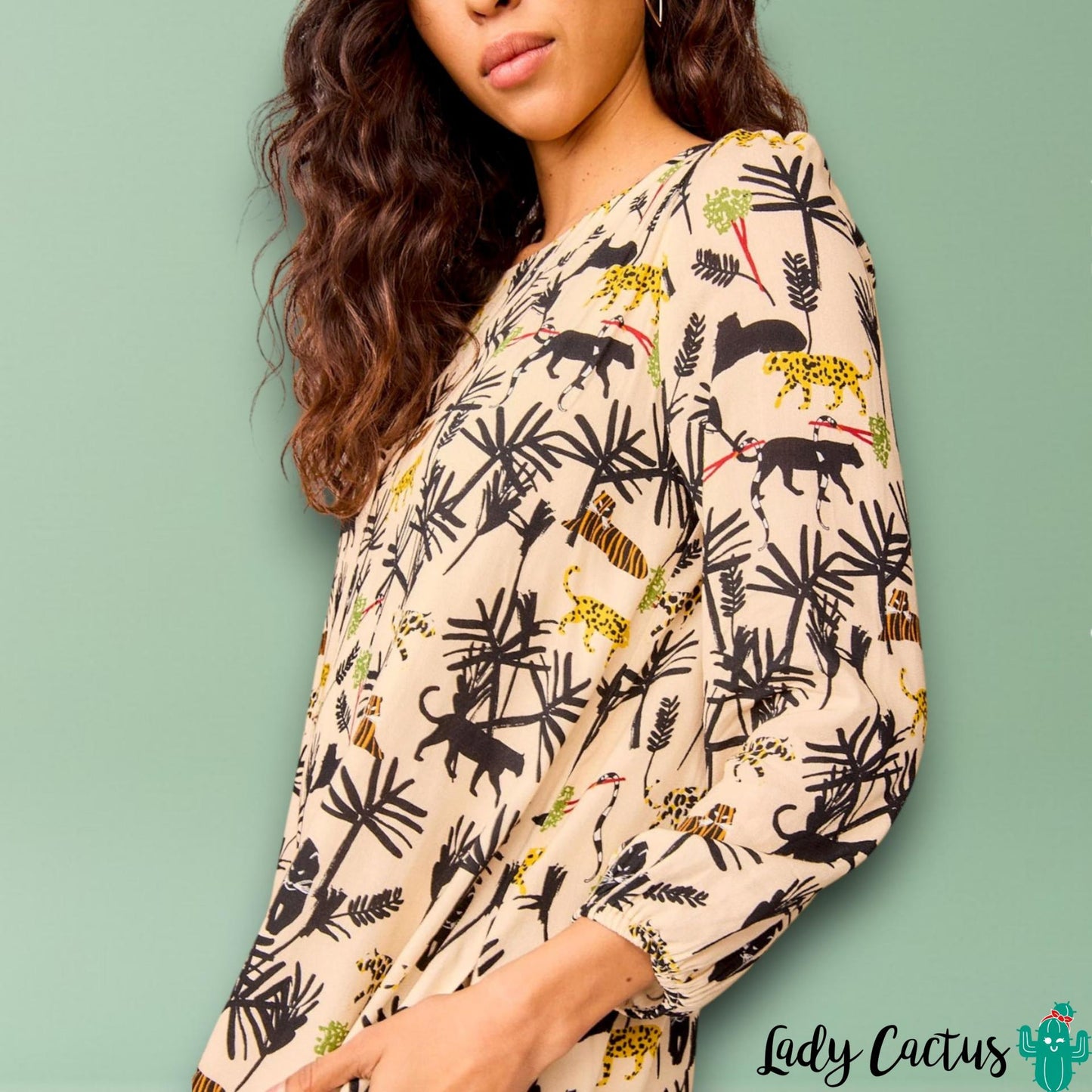 Vestido corto Morera con mangas abullonadas de Smile para comodidad dinámica