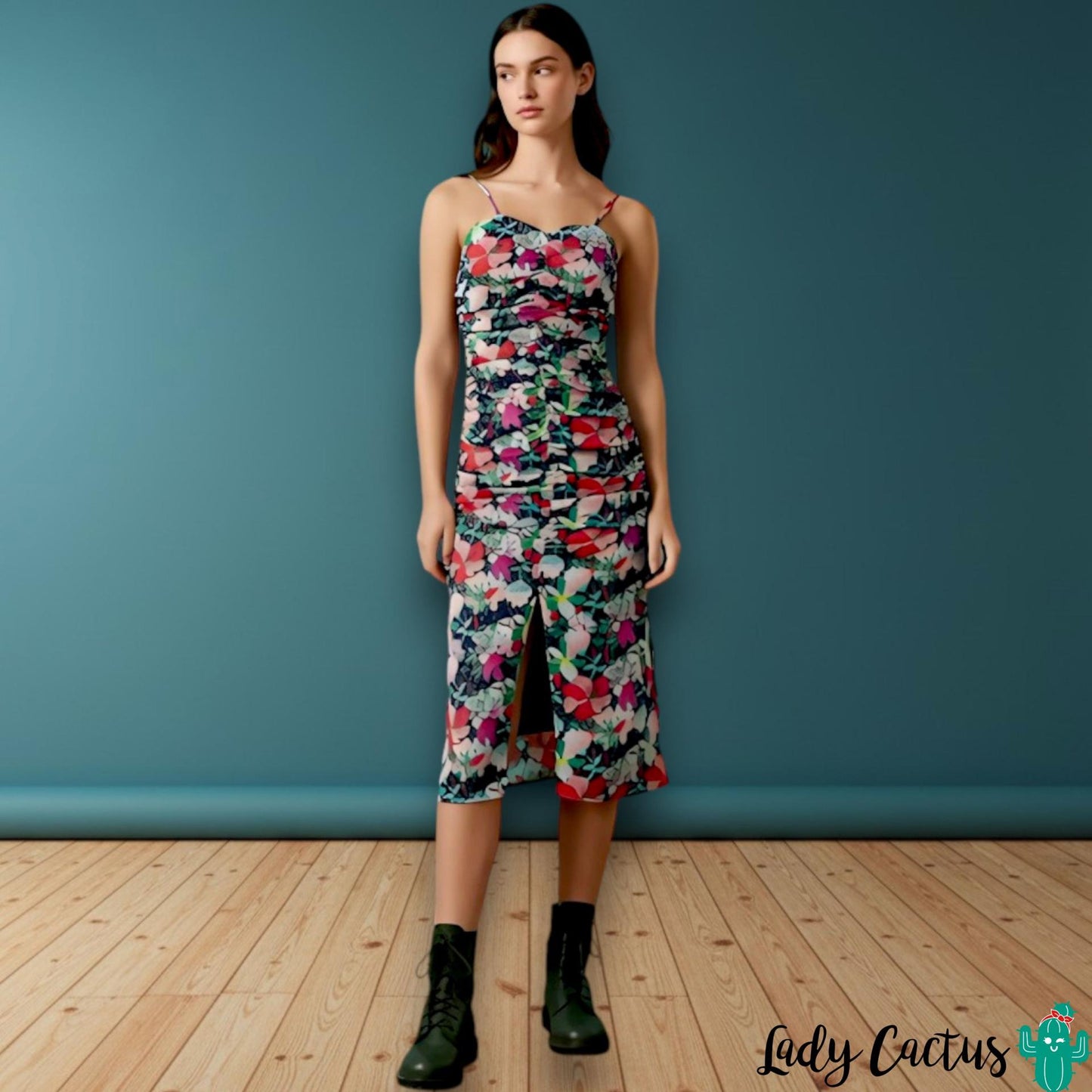 Vestido Danae con abertura delantera de Minueto para movimiento femenino dinámico