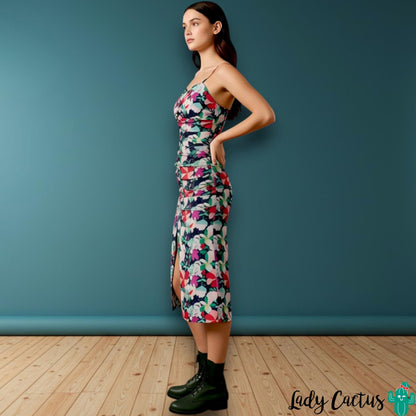 Vestido Danae con detalle fruncido de Minueto para frescura sofisticada urbana