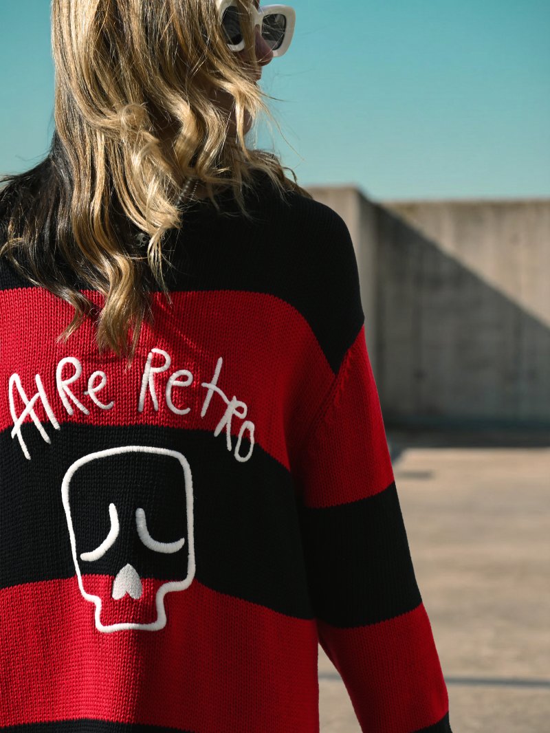 Vestido de hilo suave de primera calidad con diseño urbano.