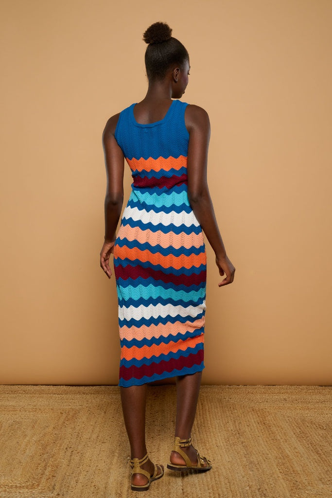 Vestido de rayas o motivos marinos en tonos preciosos de Minueto.
