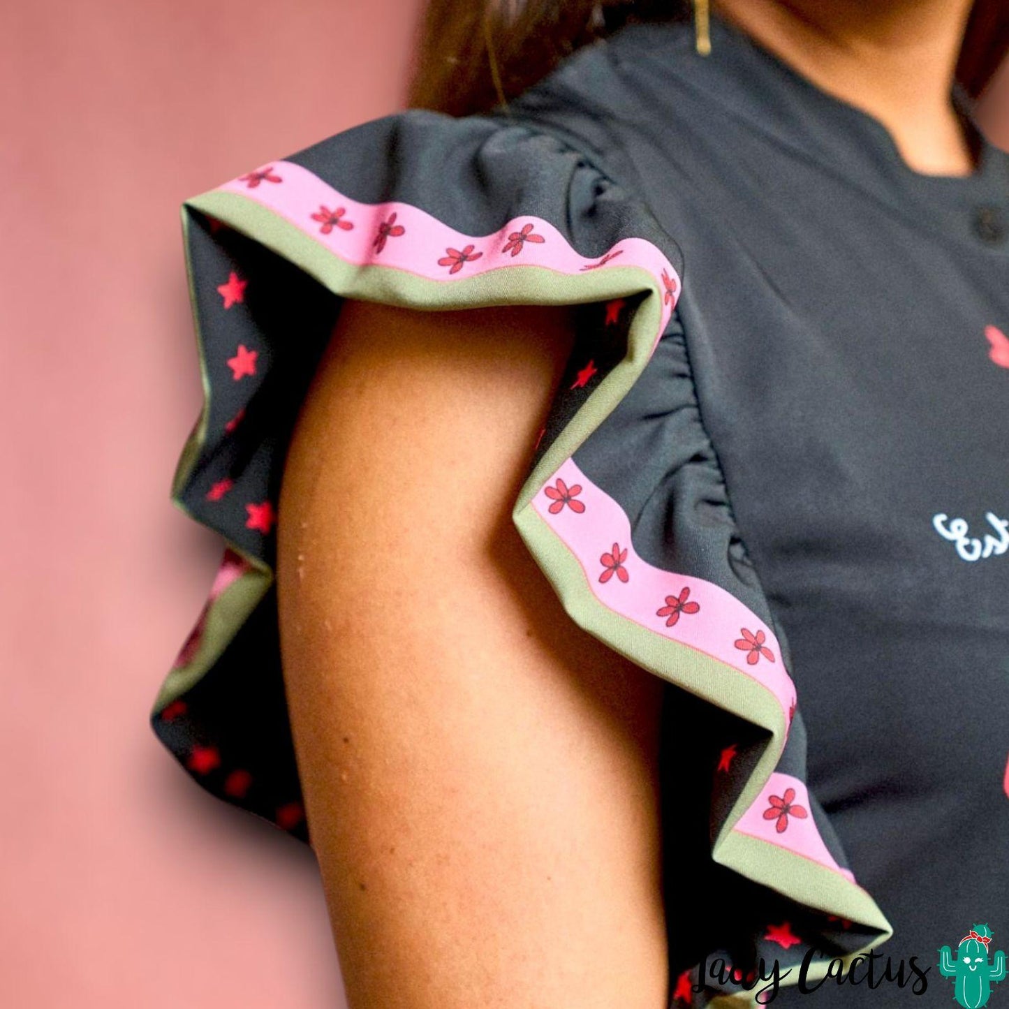 Vestido Paula con tirantes volantes de Anabel Lee para realce femenino