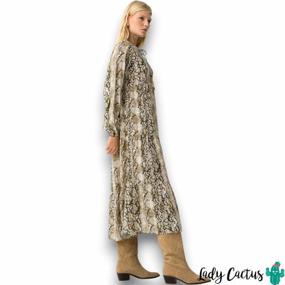 Vestido en tejido viscosa ligera y suave