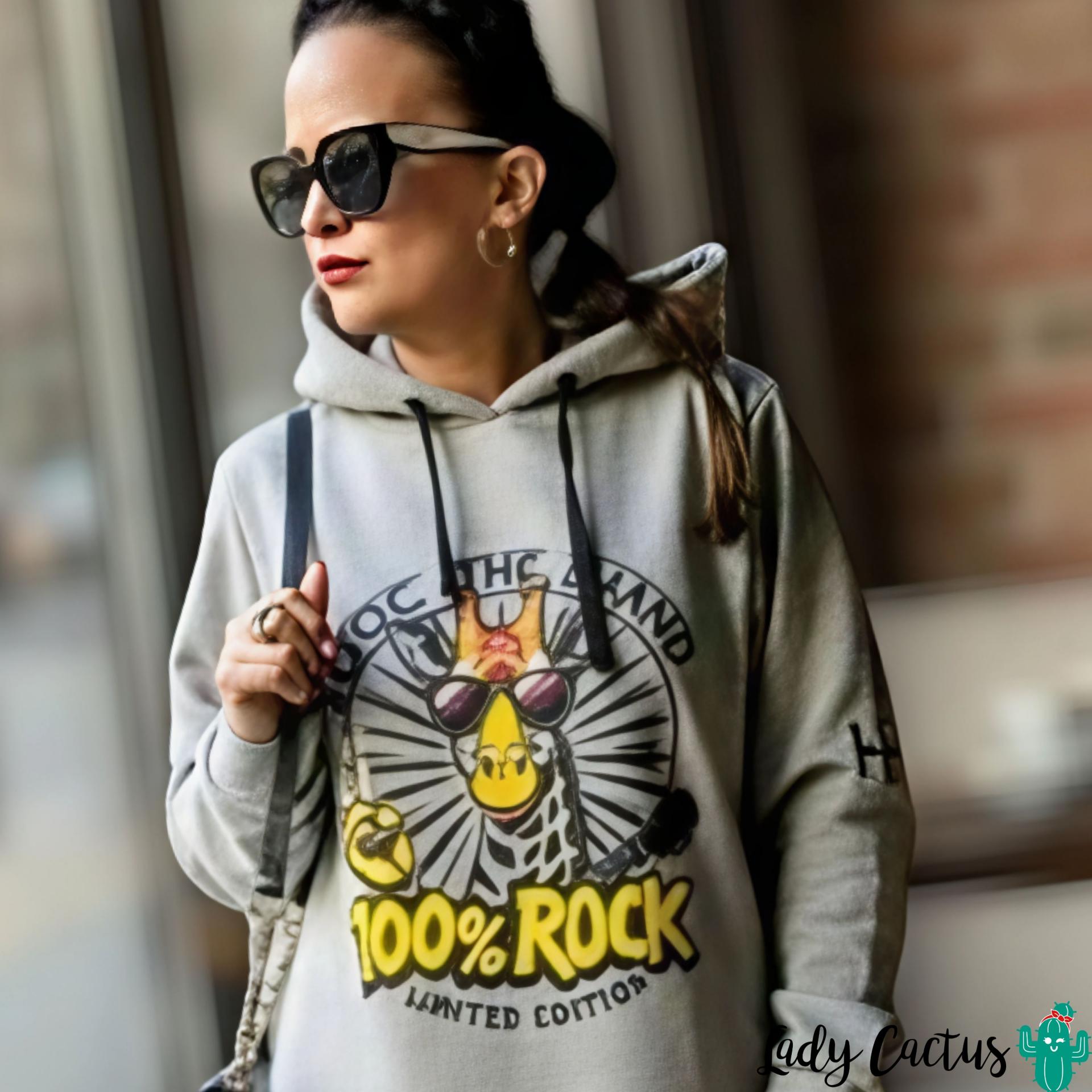 Vestido Wild Giraffe con capucha doble felpa de Noc The Brand para volumen misterioso