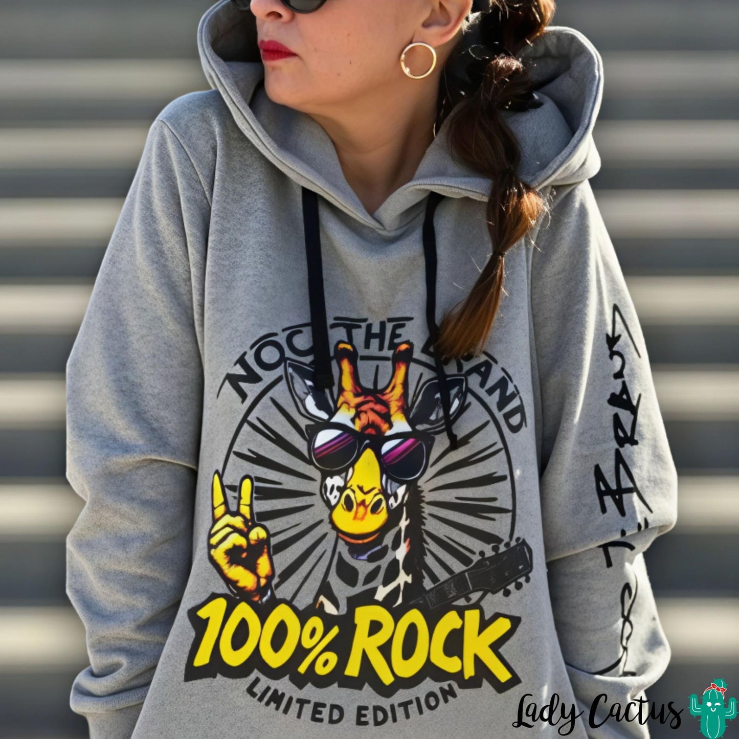 Vestido Wild Giraffe en moda rockera y sostenible de Noc The Brand