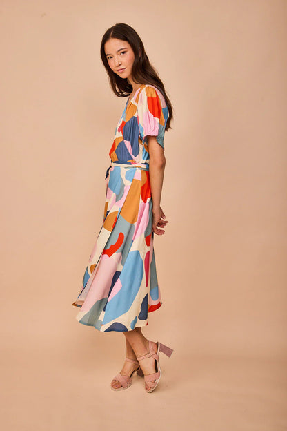 Vestido largo de viscosa con falda completamente forrada en algodón.