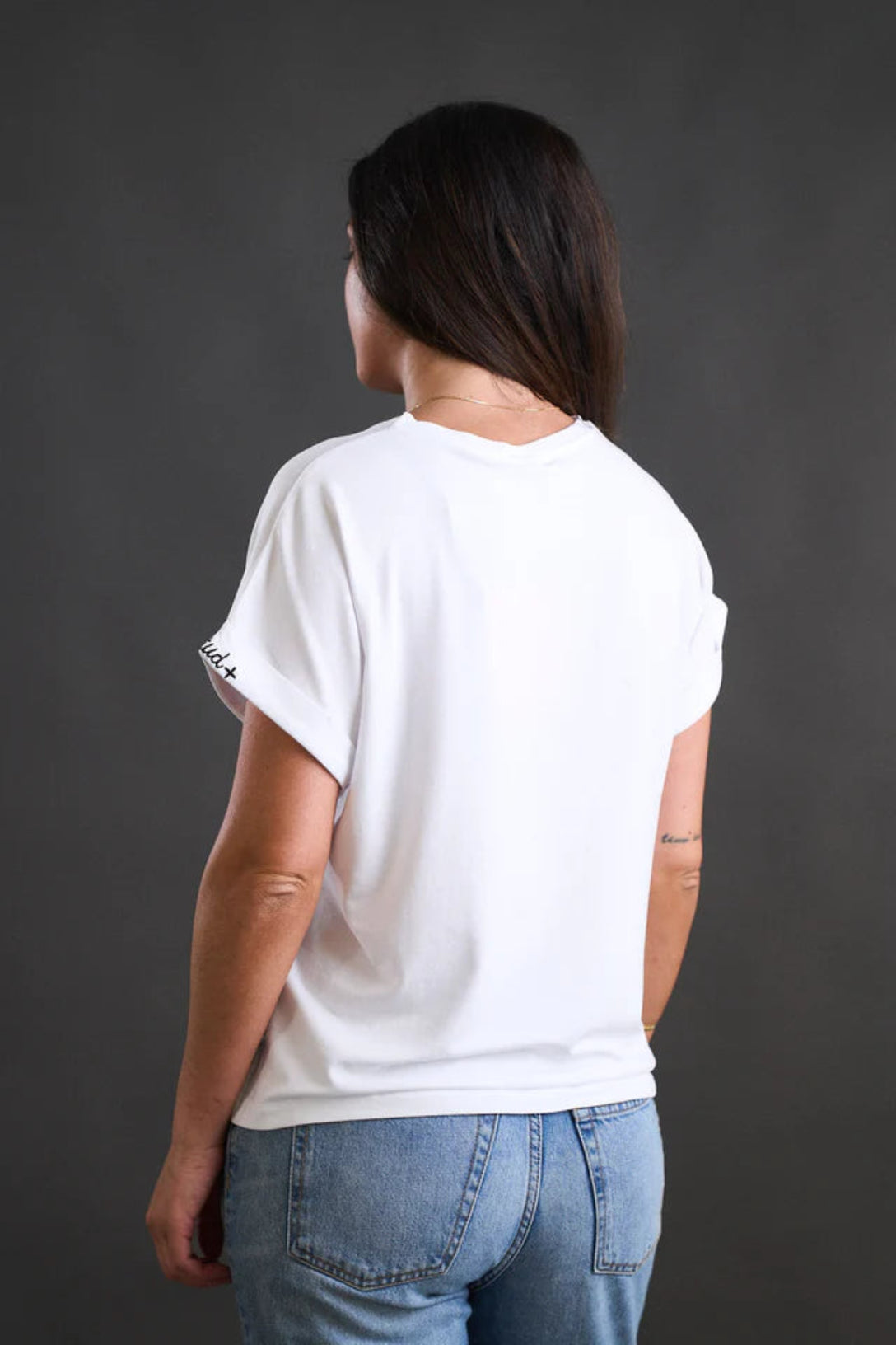 Camiseta de viscosa elástica ideal para looks cómodos.