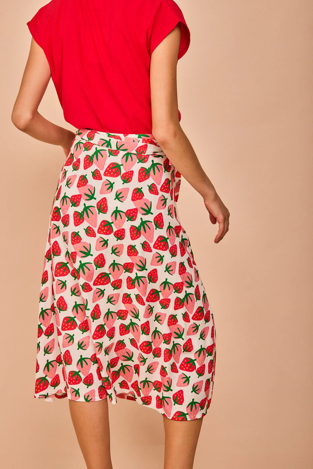 Look veraniego de Lady Cactus combinando falda Colindres y top Plentzia.