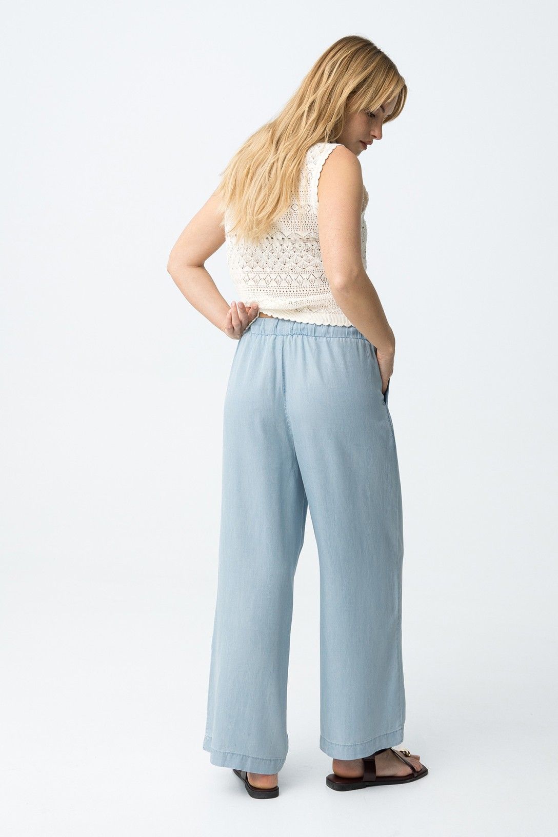 Look veraniego con pantalón de Lyocell en la tienda Lady Cactus.